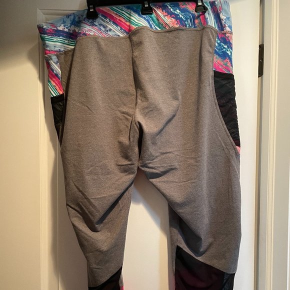 Women's Athletic Plus Size Capris - Picture 1 of 6